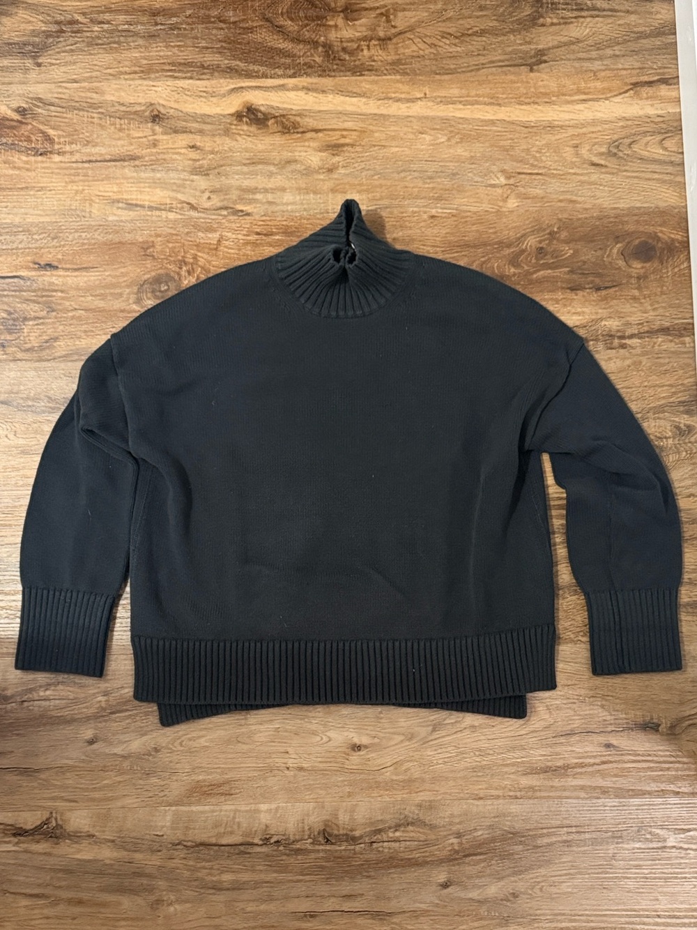 Everlane Boxy 90’s style  Black Cotton Turtleneck Knit Sweater